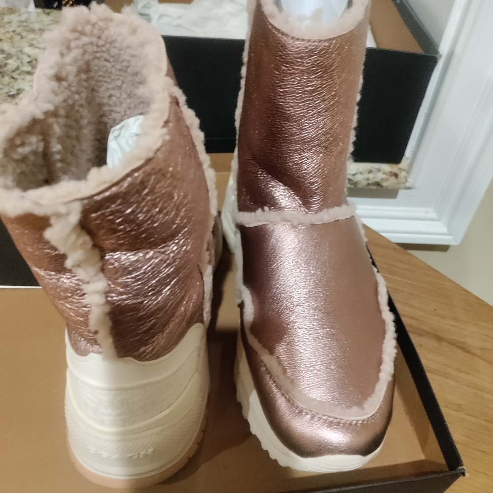 NWB Coach Portia Pink Metallic Shearling-Lined Boots. Retail:$225 - Picture 4 of 16